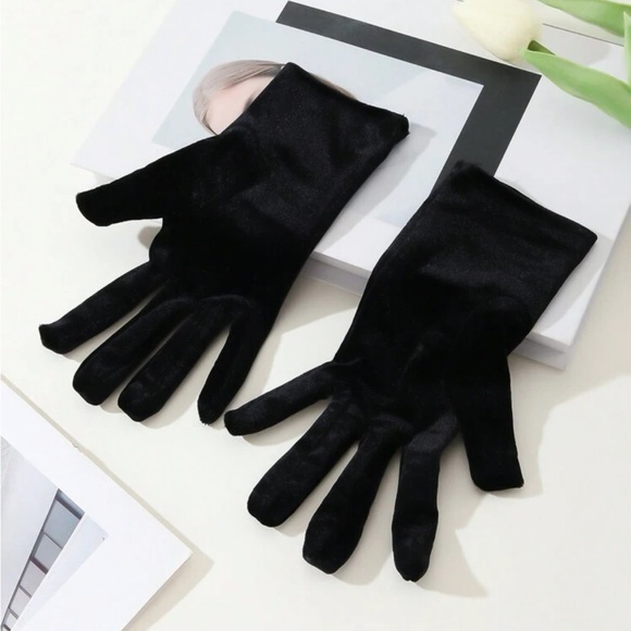 unb Accessories - NWT black velvet gloves nwt